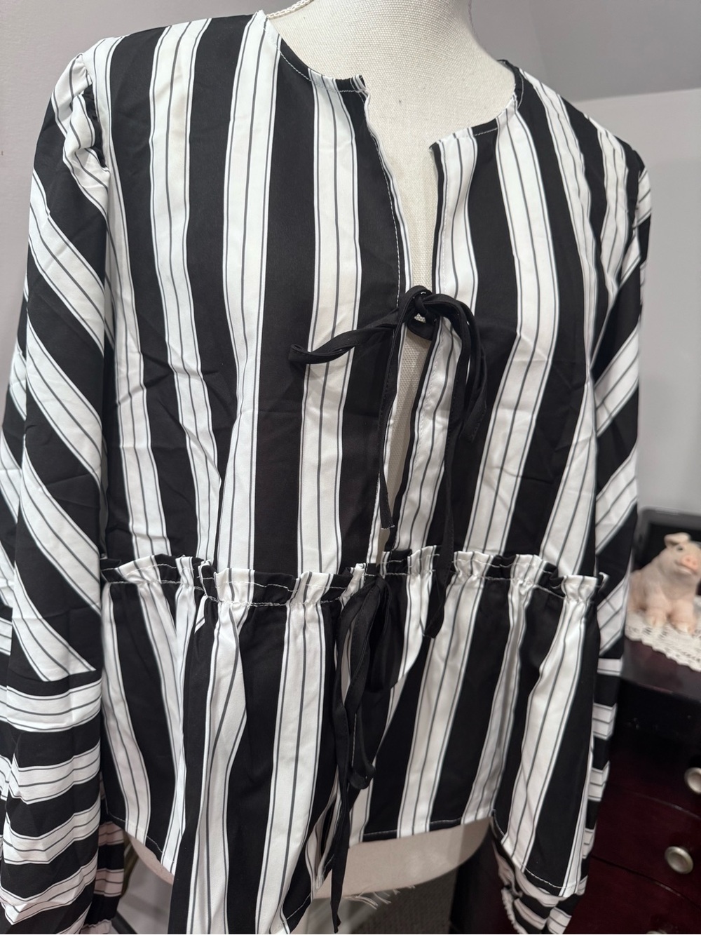 Black & White Vertical Stripe Blouse And Short Set - Picture 2 of 11